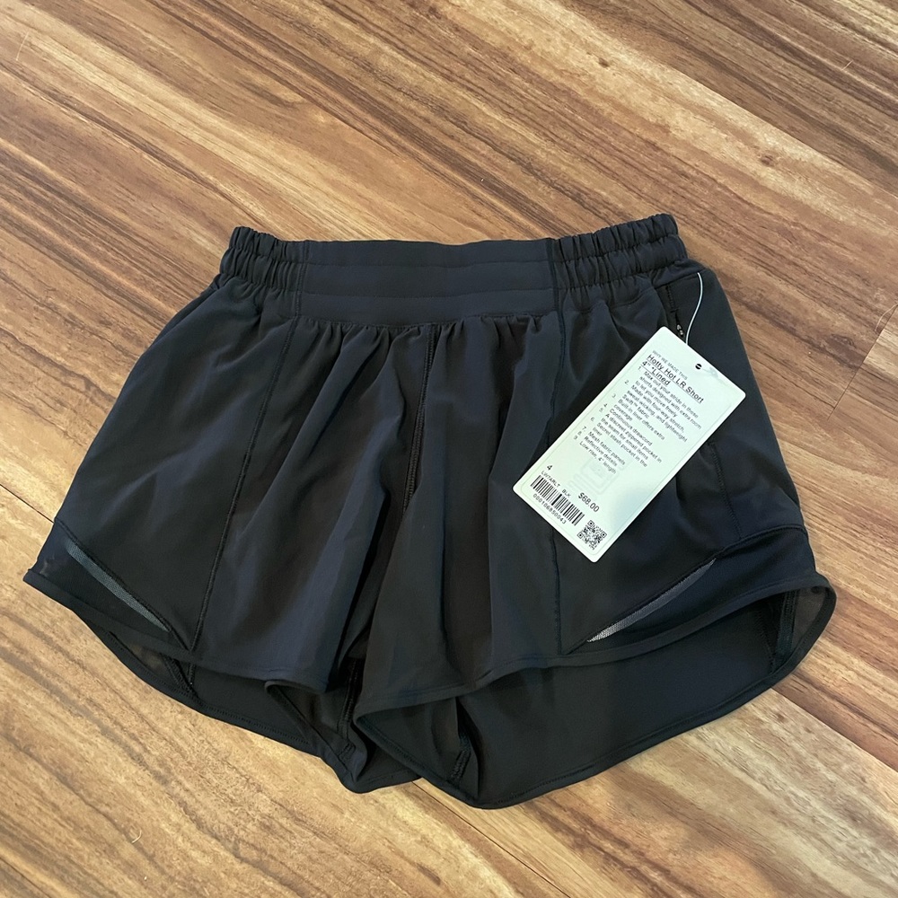 Lululemon new with tag Hotty hot